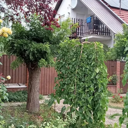 Rozsa Apartman Mako